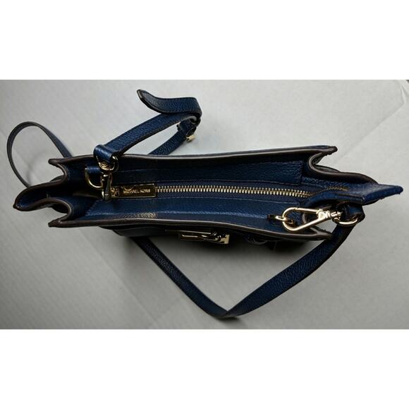 Michael Kors Hamilton Traveler Bag - EUC - Picture 4 of 8